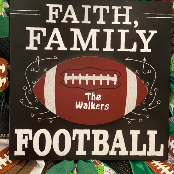 Football Wreath - Customizable Football Season FAMILY wreath - Picture 11 of 11